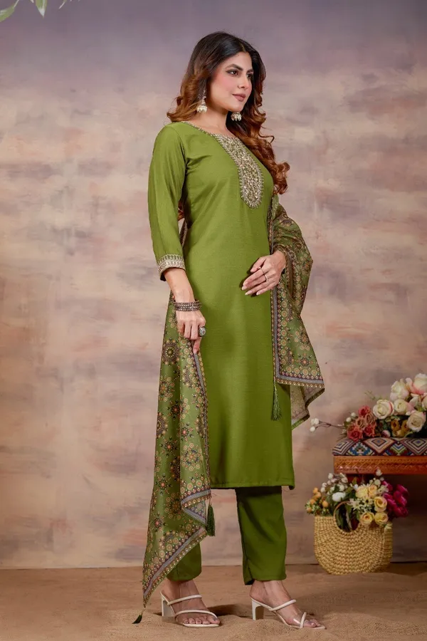 Women_Ethnic_Embroidered_Thread_Work_Kurta_with_Trousers_&_Dupatta