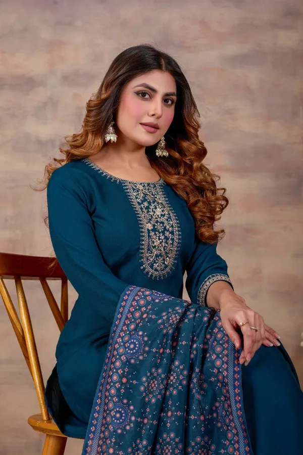 Women_Ethnic_Embroidered_Thread_Work_Kurta_with_Trousers_&_Dupatta