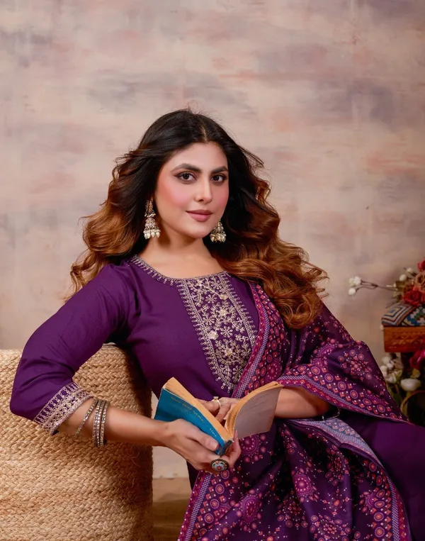 Women_Ethnic_Embroidered_Thread_Work_Kurta_with_Trousers_&_Dupatta