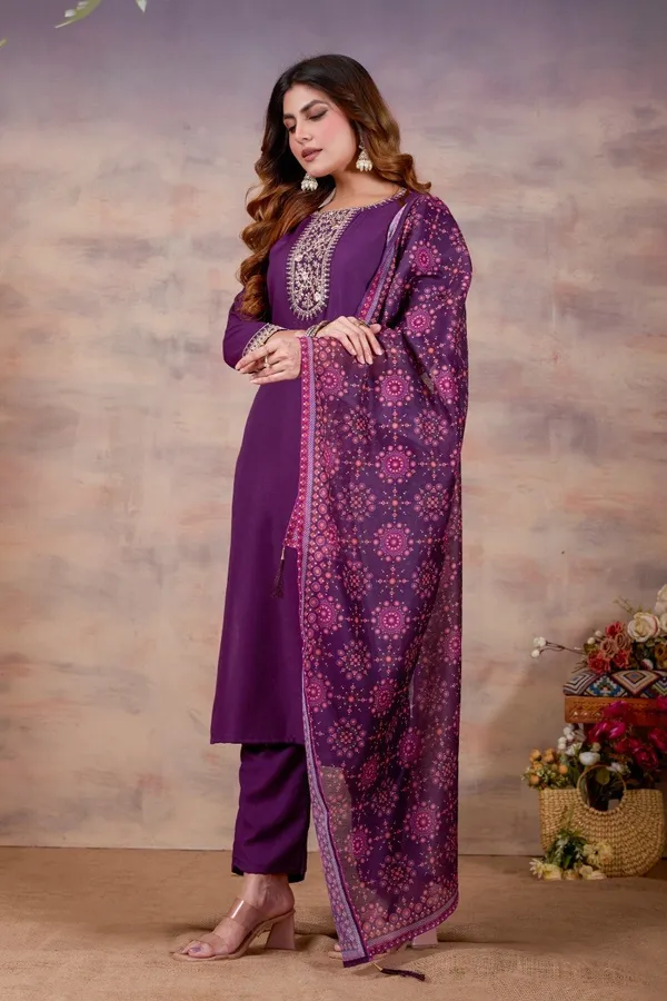 Women_Ethnic_Embroidered_Thread_Work_Kurta_with_Trousers_&_Dupatta
