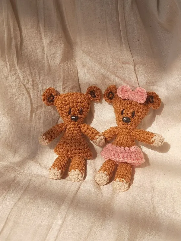 Handmade_Crochet_Teddy_Bear_Pair_-_Boy_and_Girl_Set