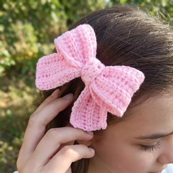 Handmade_Crochet_Pink_Bow_Hair_Clip