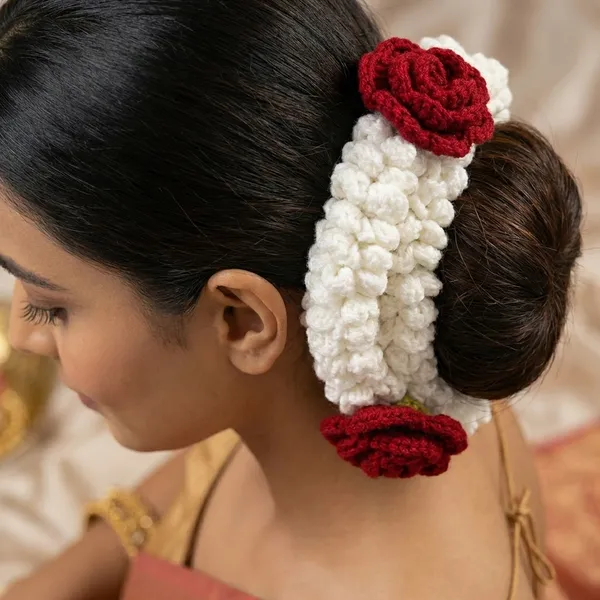 Handcrafted_Floral_Heart_Wreath_with_Red_Rose_-_White_gajra_set_of_2