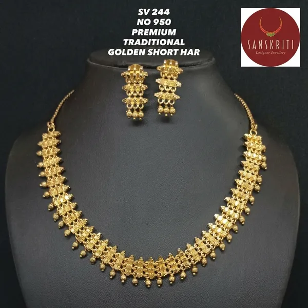 Gold_Micro_Polish_Floral_Cluster_Short_Haar_Necklace_Set_With_Earrings_For_Women
