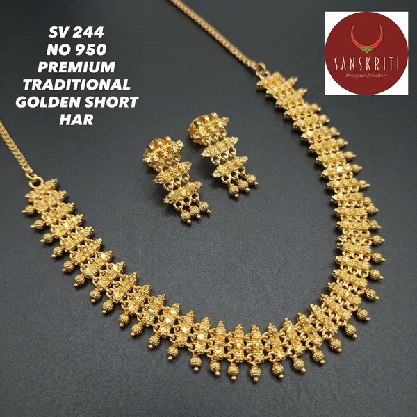 Gold_Micro_Polish_Floral_Cluster_Short_Haar_Necklace_Set_With_Earrings_For_Women