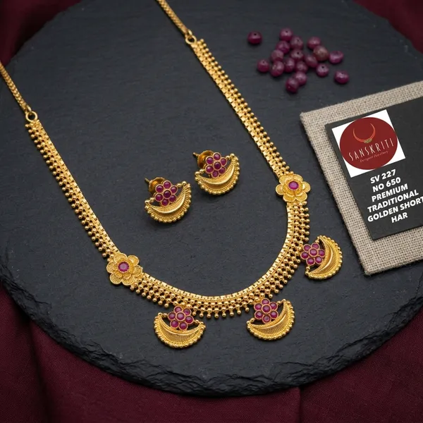 Gold_Micro_Polish_Ruby_Floral_Motif_Short_Har_Necklace_Set_For_Women