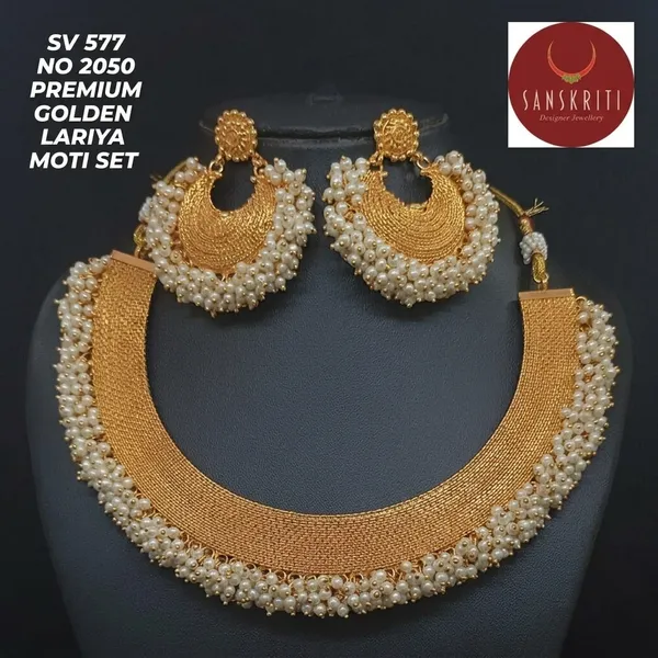 Gold_Micro_Polish_Pearl_Embellished_Choker_Necklace_Set_With_Chandbali_For_Women
