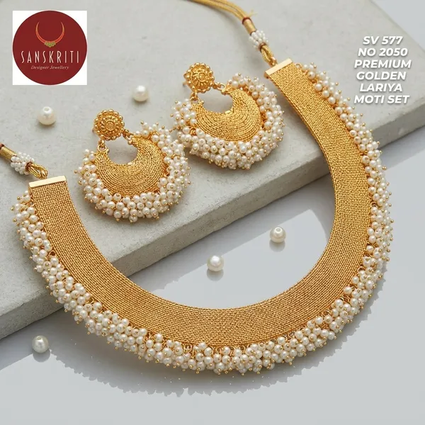 Gold_Micro_Polish_Pearl_Embellished_Choker_Necklace_Set_With_Chandbali_For_Women