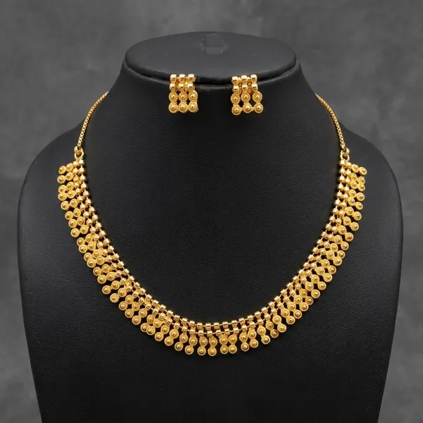Gold_Micro_Polish_Coin_Motif_Short_Haar_Necklace_Set_With_Earrings_For_Women
