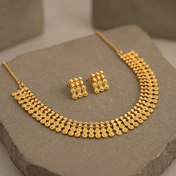 Gold_Micro_Polish_Coin_Motif_Short_Haar_Necklace_Set_With_Earrings_For_Women