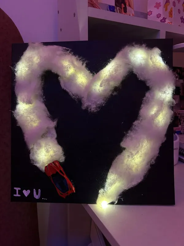 Led_Heart-Shaped_Wall_Art_With_Cotton_Cloud_Border