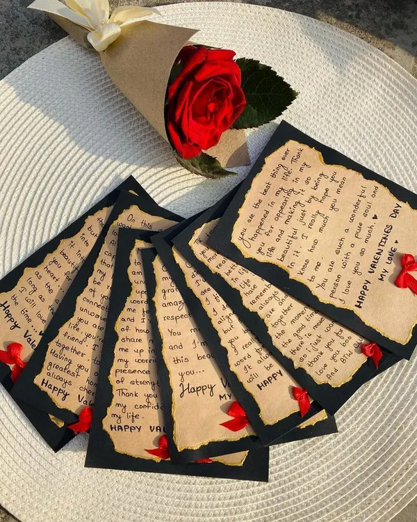 Blank_Card_Set_With_Artificial_Red_Rose_Hearts_-_Valentine'S_Day_Greeting_Cards_(Pack_Of_7)