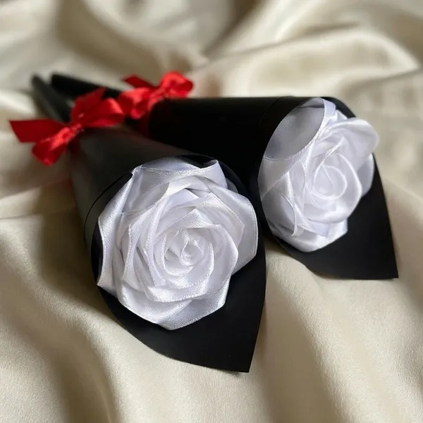 Decorative_Ribbon_Roses_-_Black_And_Red/White_Satin_Flower_Bouquet_Pack_Of_12