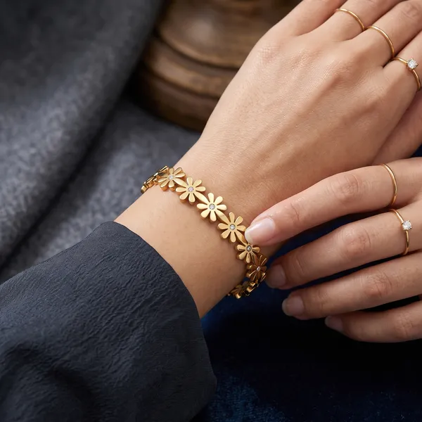 Floral_Bloom_Anti_Tarnish_Crystal_Embedded_Kada_Bracelet