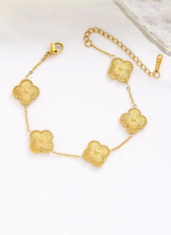 Clover_Gold_Color_Adjustable_Bracelet_-_Golden