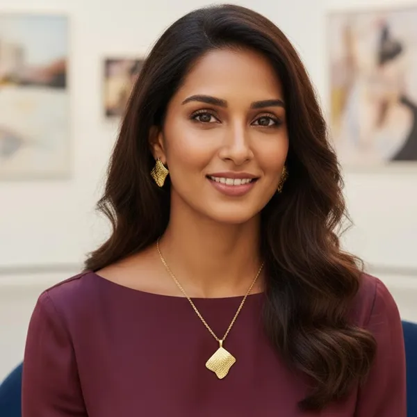 Gold_Textured_Engraved__Necklace_With_Pendant_And_Earrings_Diamond_Shape_Design