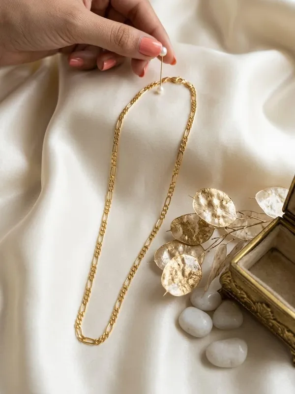 Gold_Plated_Chain_Necklace_Lightweight_Minimalist_Fashion_Jewellery