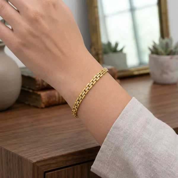 Gold_Chain_Link_Bracelet_Rectangular_Links