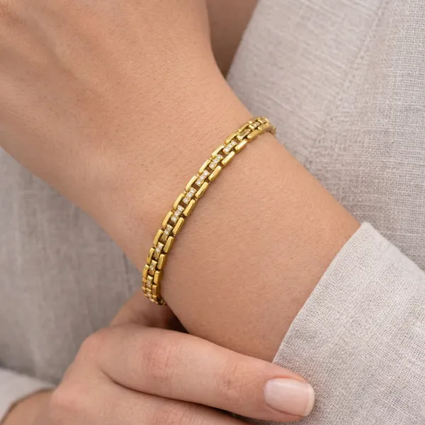 Gold_Chain_Link_Bracelet_Rectangular_Links