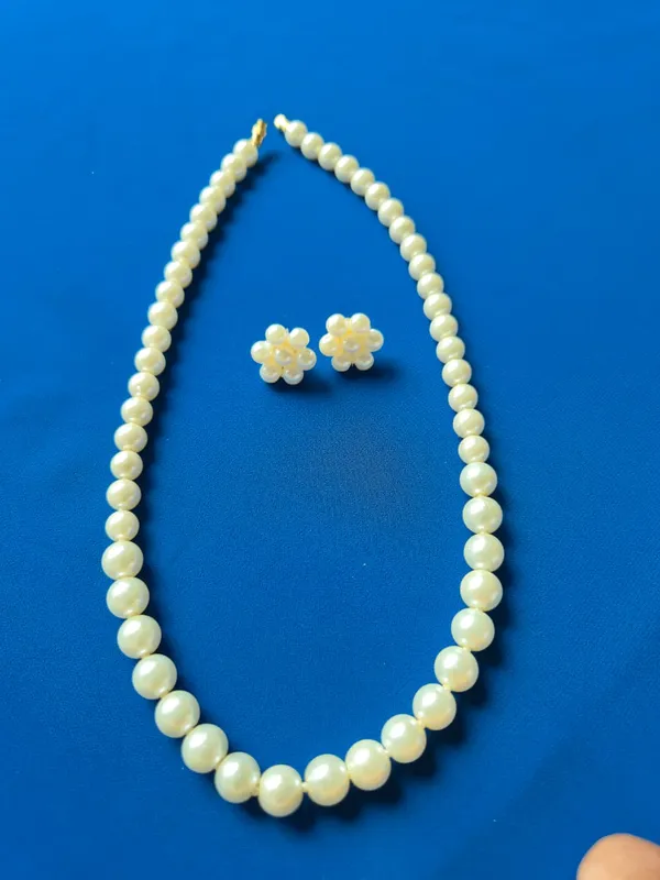 Classic_Pearl_Necklace_And_Earring_Set