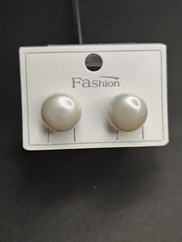 Cream_Pearl_Earrings