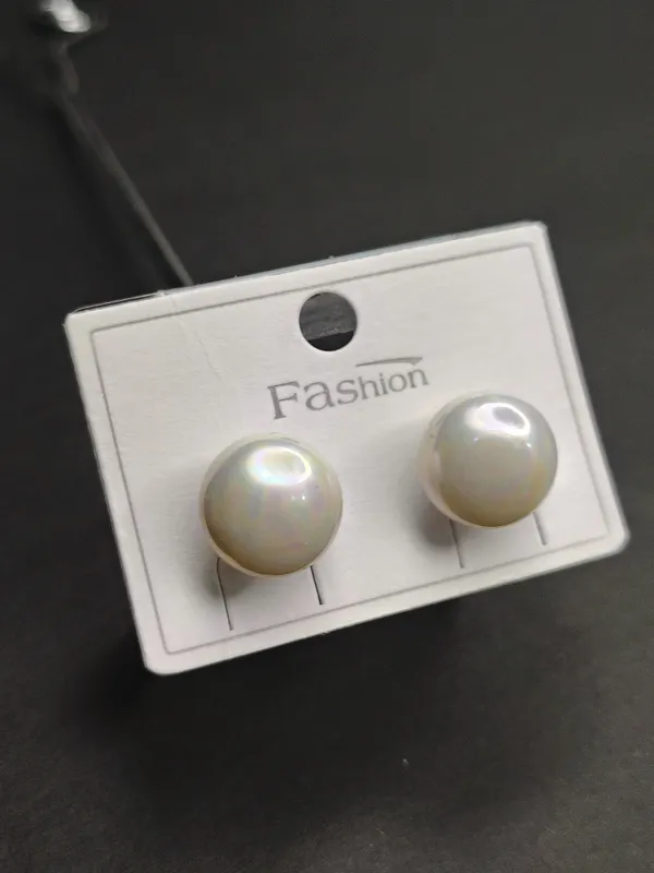 Cream_Pearl_Earrings