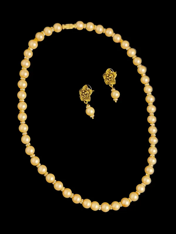 Golden_Shade_Pearl_Necklace_With_Earrings