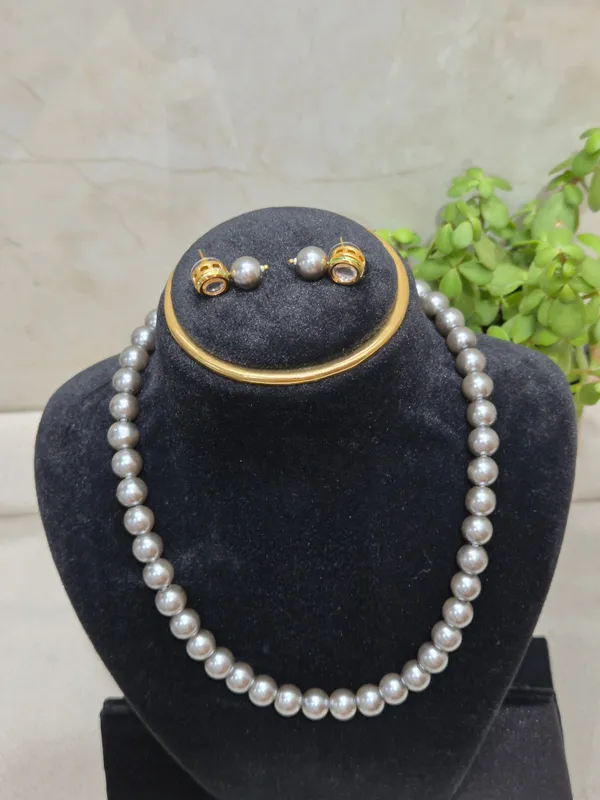 Grey_Shade_Pearl_Necklace_&_Earrings_Set