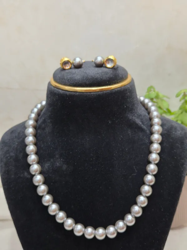 Grey_Shade_Pearl_Necklace_&_Earrings_Set