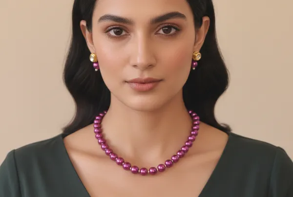 Purple_Pearl_With_Golden_Earrings