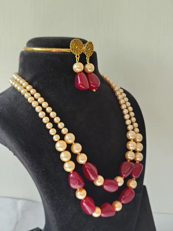 Maroon_Stone_&_Golden_Shade_Pearl_Necklace_With_Earrings
