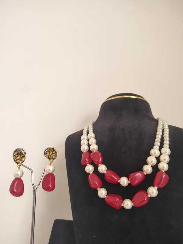 Red_White_Pearl_Necklace_With_Earrings