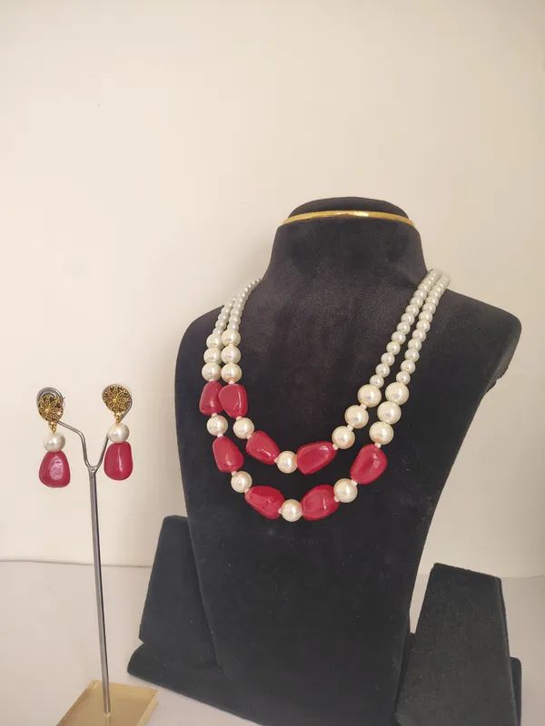 Red_White_Pearl_Necklace_With_Earrings