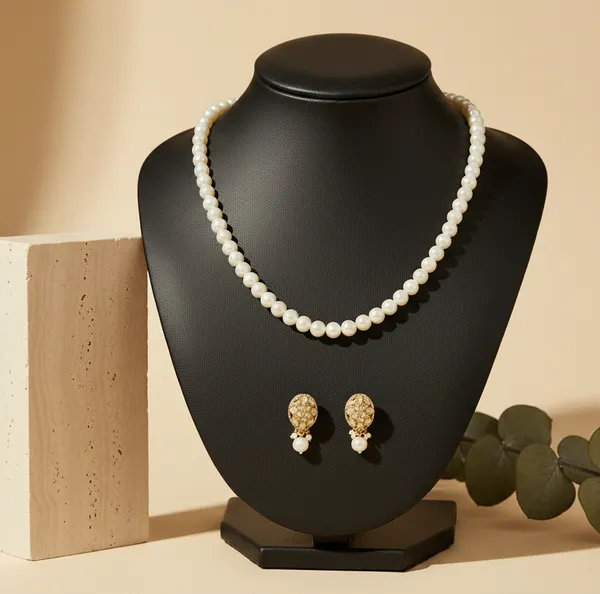 White_Pearl_Necklace_With_Earrings