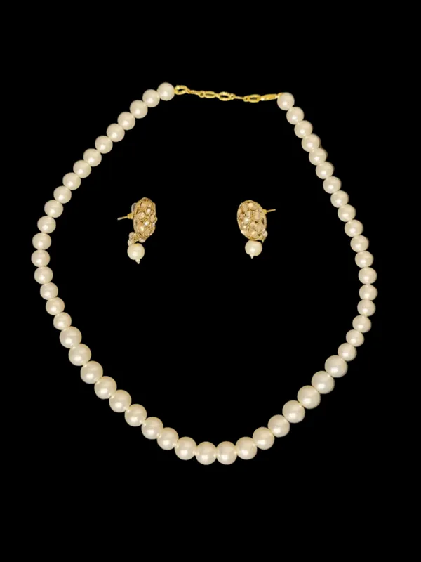 White_Pearl_Necklace_With_Earrings