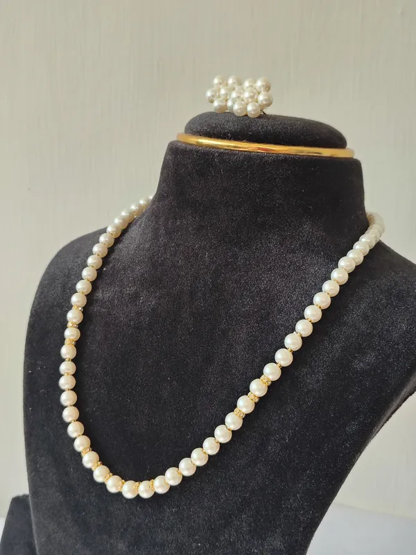 Classic_White_Pearl_With_Earrings