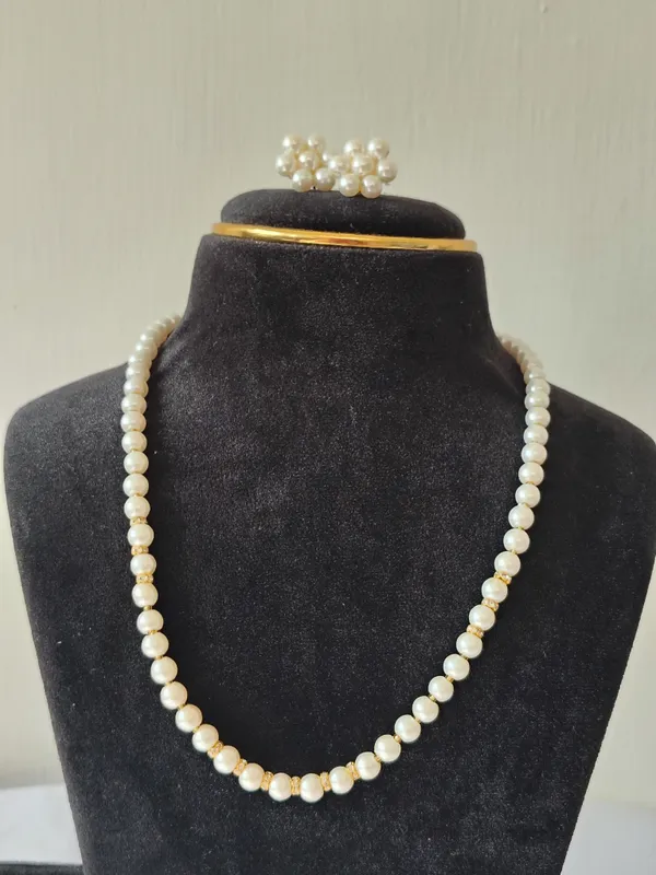 Classic_White_Pearl_With_Earrings