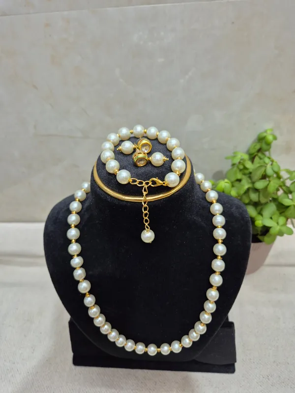White_Pearl_Jewellery_Set_With_Golden_Spacers_-_5_Piece_Set