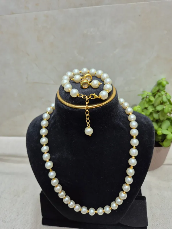 White_Pearl_Jewellery_Set_With_Golden_Spacers_-_5_Piece_Set