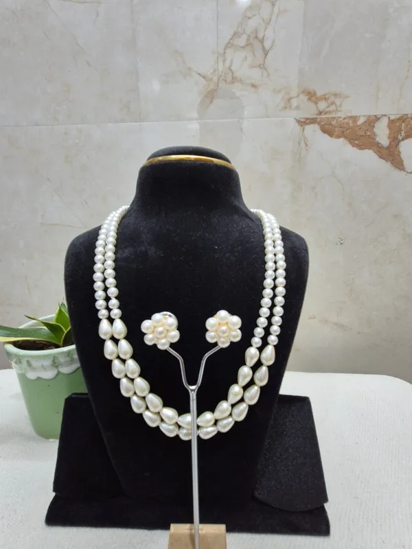 White_Pearl_Necklace_Round_And_Drop_Shaped_Pearls.