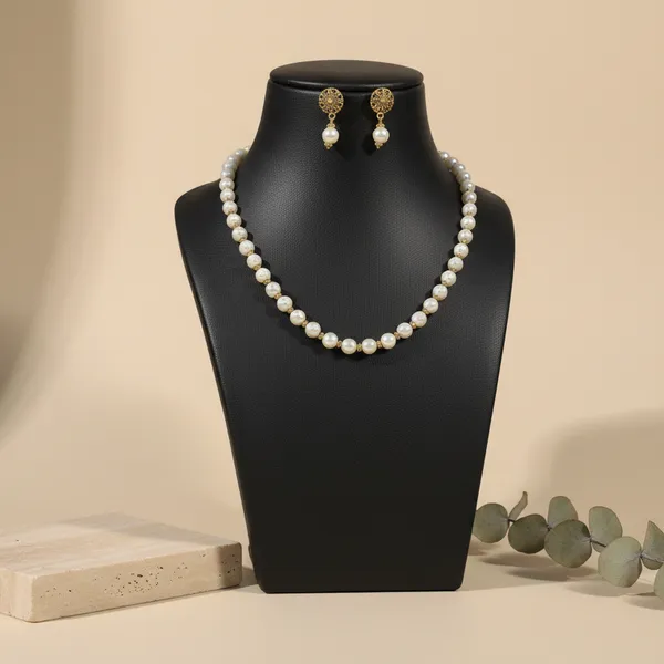 White_Pearl_Necklace_With_Earrings