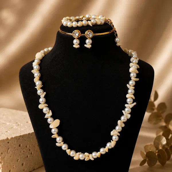 Unique_White_Pearl_Necklace_With_Earring_And_Bracelet