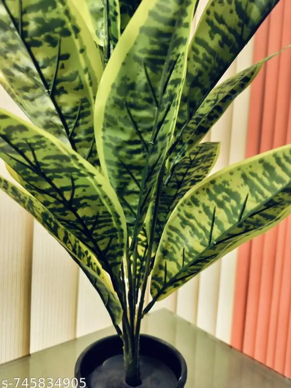 Green_Artificial_Plant_With_26_Leaves_For_Home_Decor_Table_Top_Etc_With_Pot