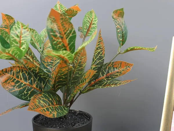 Green_Artificial_Plant_Bush_In_Plastic_Pot_For_Home_Decor_Decoration_Items_For_Living_Room_Decorative_Table_Top_Indoor_Plants_Bonsai_For_Office_Croton_In_Pot