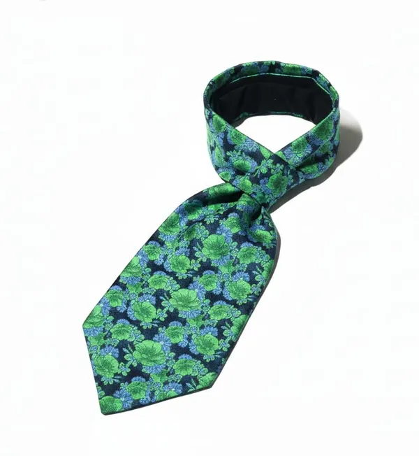 Men’s_Luxury_Paisley_Ascot_Tie_Cravat_–_Premium_Micro_Silk_Italian_Style_Neckwear_for_Wedding,_Party_&_Formal_Wear_|_AACHINO