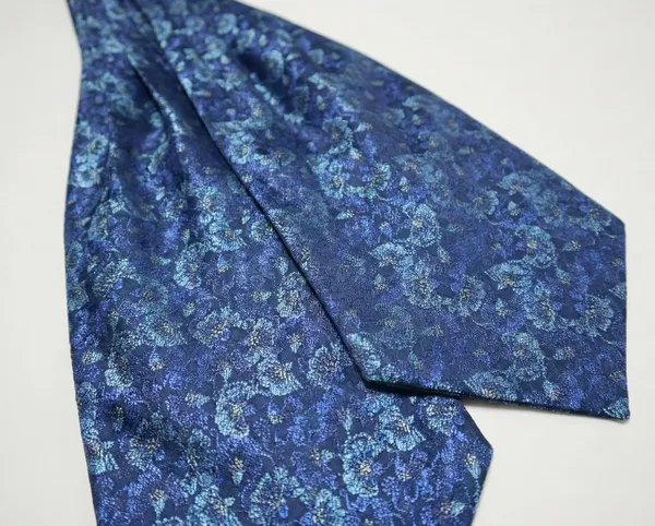 Men’s_Luxury_Paisley_Ascot_Tie_Cravat_–_Premium_Micro_Silk_Italian_Style_Neckwear_for_Wedding,_Party_&_Formal_Wear_|_AACHINO