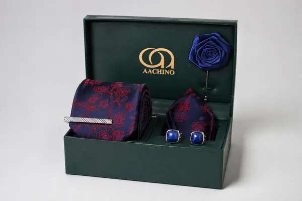 Luxury_Men’s_Tie_Gift_Set_with_Pocket_Square,_Cufflinks,_Lapel_Pin_&_Tie_Pin_–_Premium_Formal_Accessories_Box_|_AACHINO