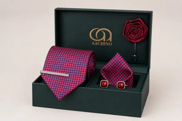 Luxury_Men’s_Tie_Gift_Set_with_Pocket_Square,_Cufflinks,_Lapel_Pin_&_Tie_Pin_–_Premium_Formal_Accessories_Box_|_AACHINO