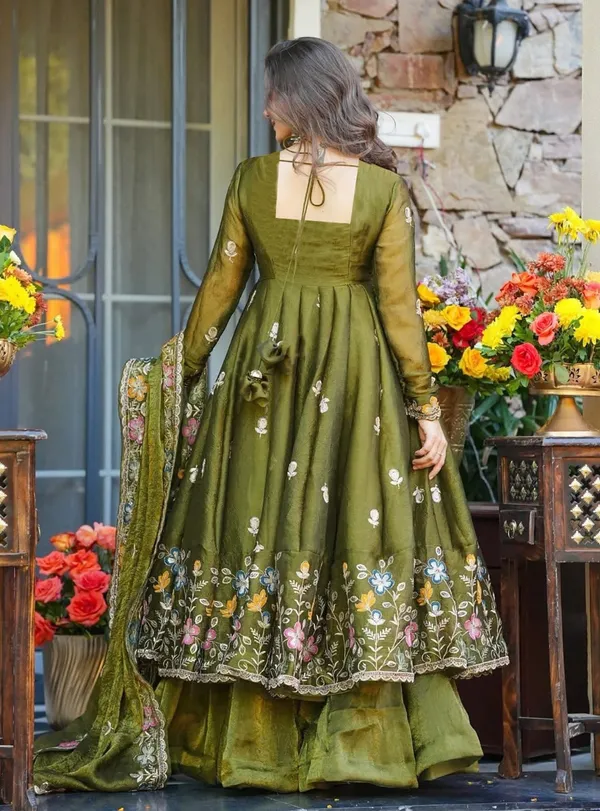 Mehndi_Avani_Suit
