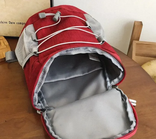 Red_Canvas_Backpack_For_Unisex